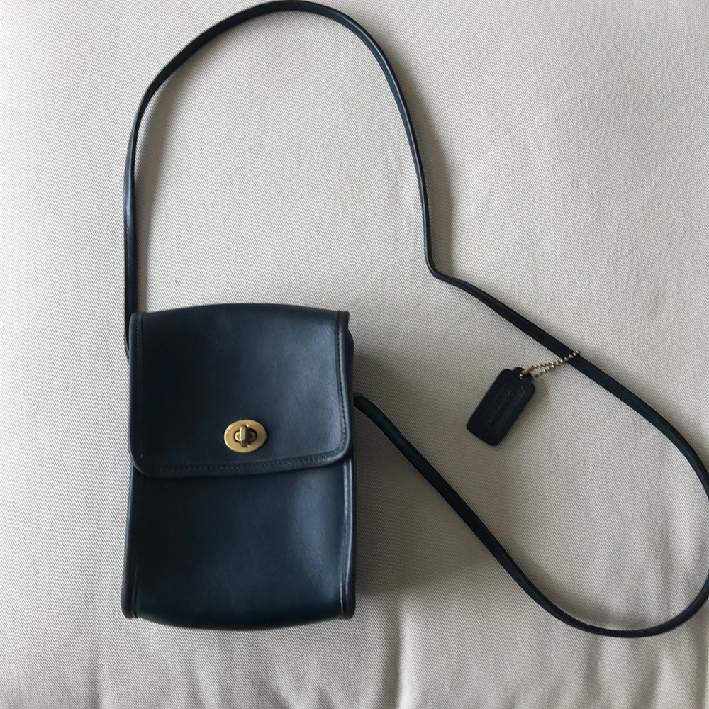 Vintage Coach navy scooter crossbody purse